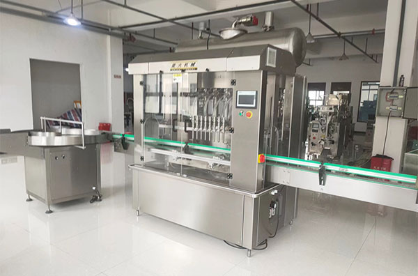 全自動精華液灌裝機(jī)設(shè)備的優(yōu)勢優(yōu)點(diǎn)